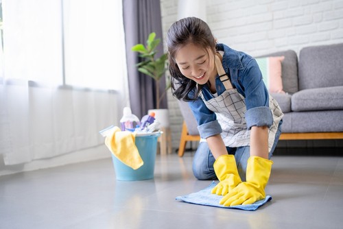 How to Choose the Right Cleaning Service for Your Mom